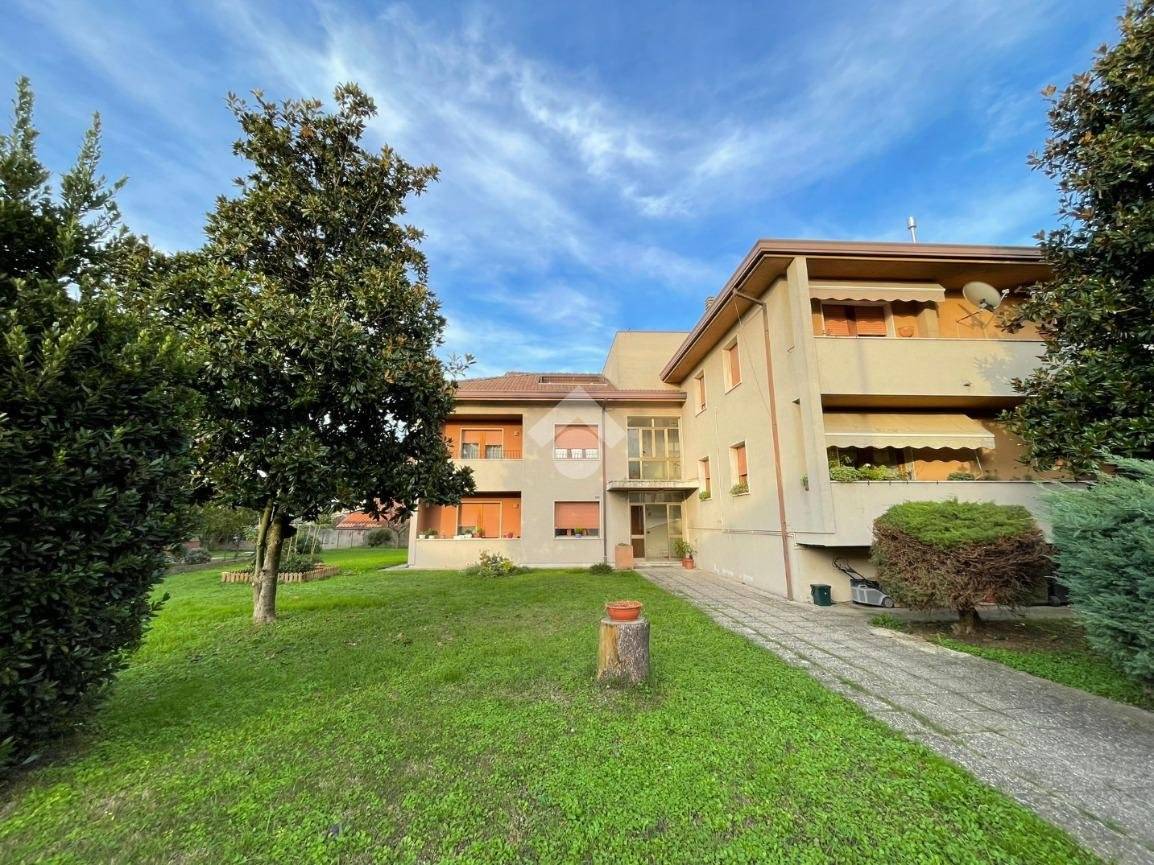 2 bedrooms Apartment in Tribano, Italy No. 61078