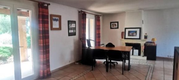 9 bedrooms Villa in Le Muy, France No. 303922 5