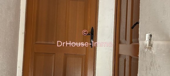 8-salle Appartement à Troyes, France No. 48993 8