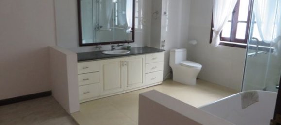 5 bedrooms Villa in Tay Ho, Vietnam No. 4108 17