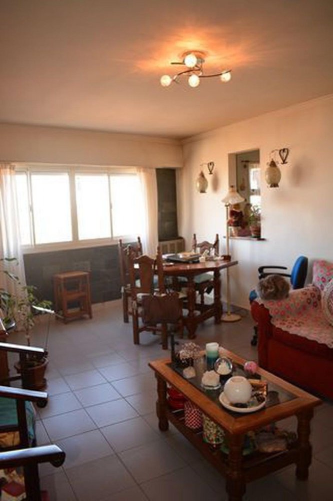 Apartamento de 3 dormitorios en Mar del Plata, Argentina No. 78245