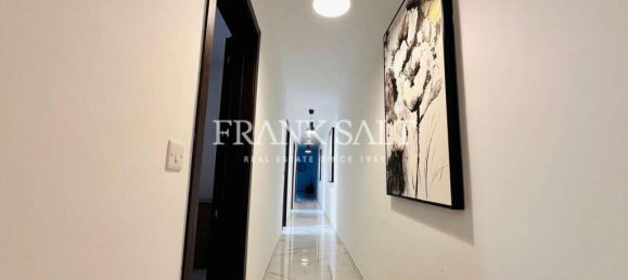 Квартира с 4 спальнями в Меллиха, Мальта № 1586 2