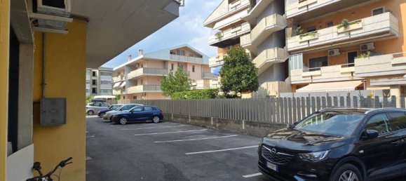 3 bedrooms Apartment in Silvi, Italy No. 322887 2