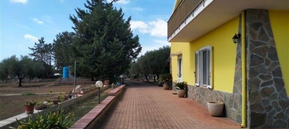 Apartamento de 8 habitaciónes en Sassari, Italy No. 49147 5