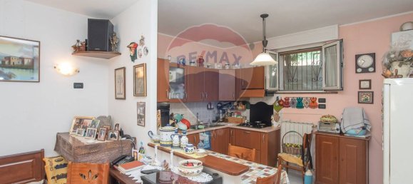 4 Schlafzimmer Haus in Città Sant'Angelo, Italy, Nr. 352660 24