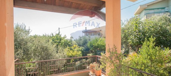 4 Schlafzimmer Haus in Città Sant'Angelo, Italy, Nr. 352660 17