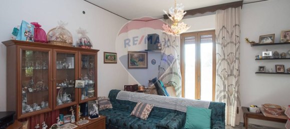 4 Schlafzimmer Haus in Città Sant'Angelo, Italy, Nr. 352660 6