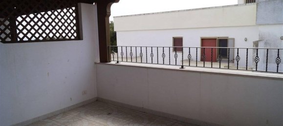 3 rooms Apartment in Salve, Italy No. 128847 12
