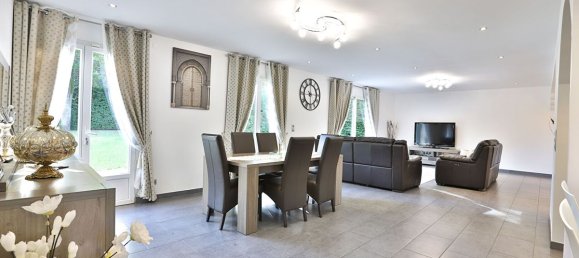 5 bedrooms House in Jouars-Pontchartrain, France No. 165215 3