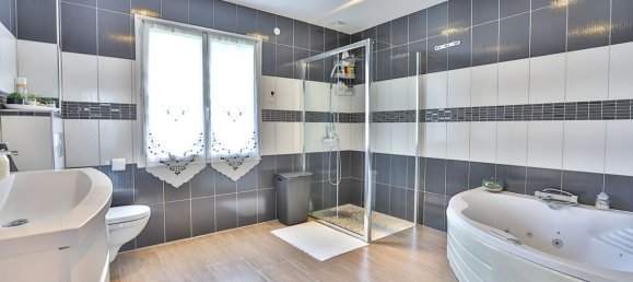 5 bedrooms House in Jouars-Pontchartrain, France No. 165215 11