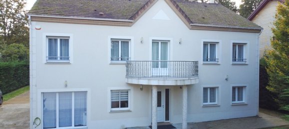 5 bedrooms House in Jouars-Pontchartrain, France No. 165215 2