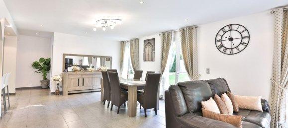 5 bedrooms House in Jouars-Pontchartrain, France No. 165215 4