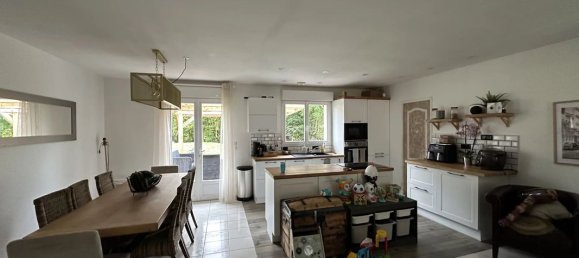 3 bedrooms House in Eure, France No. 358740 2