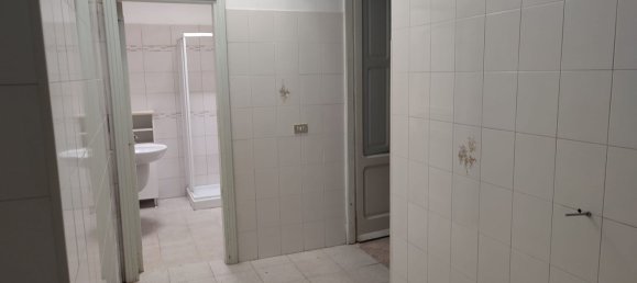 2غرفة شقة في Bari, Italy رقم 29868 15