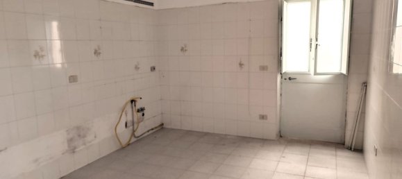 2غرفة شقة في Bari, Italy رقم 29868 2