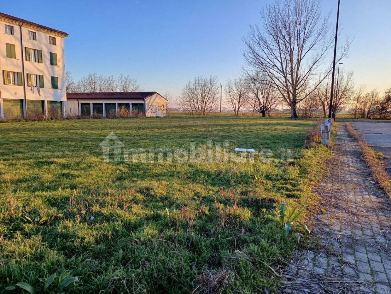 1375m² Land in Luzzara, Italy No. 151439