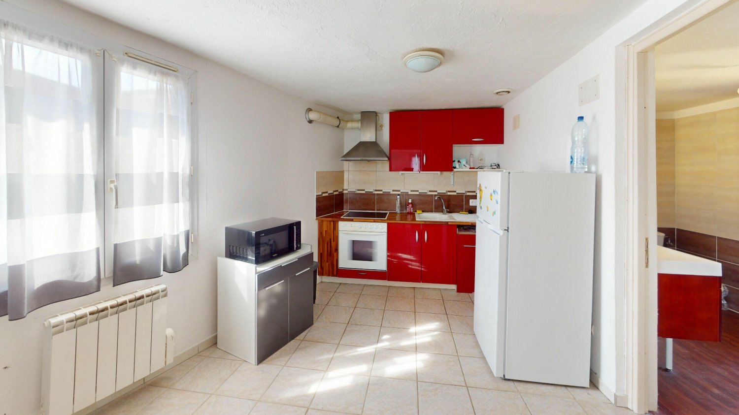 Здание с 3 спальнями в Сен-Ипполит, Франция № 95262