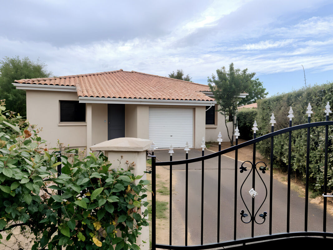 Casa de 3 dormitorios en Pujols, France No. 342914