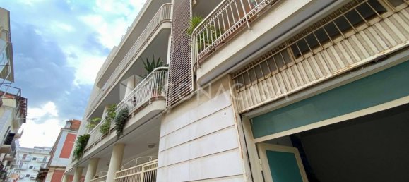 2-salle Propriété commerciale à Bitonto, Italy No. 24061 2