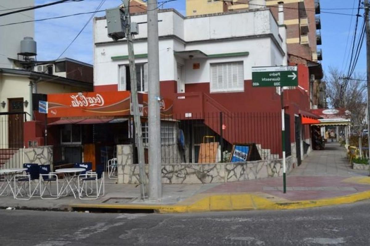 2 bedrooms Commercial property in Tigre, Argentina No. 27649