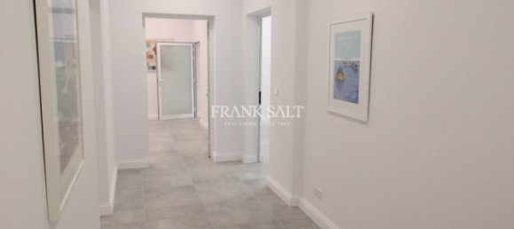 136m² Office in Valletta, Malta No. 13011 10