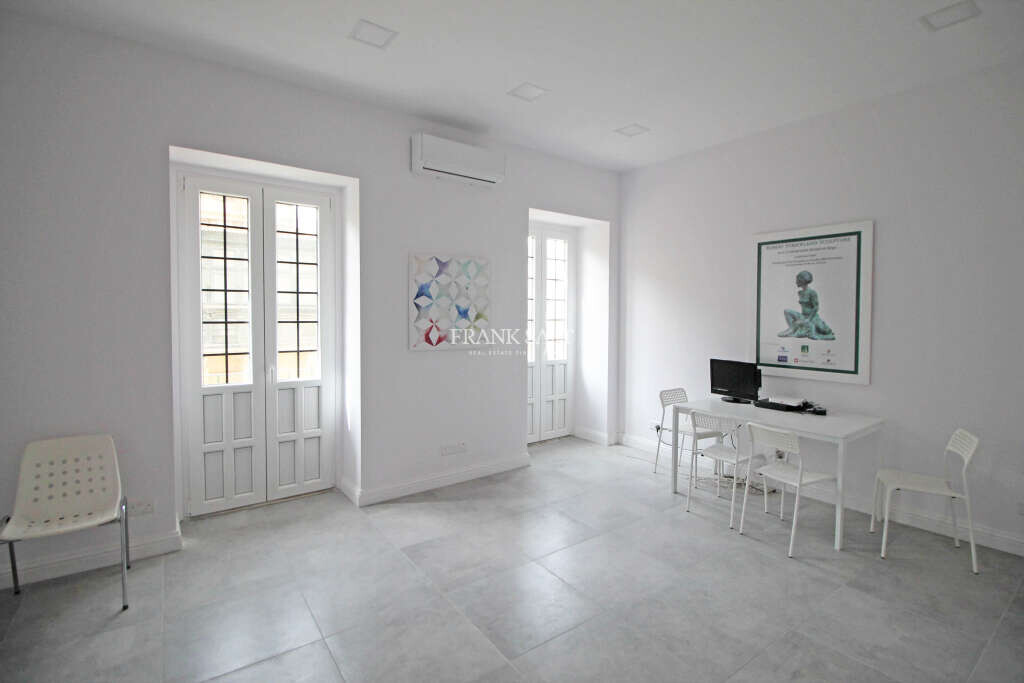 136m² Office in Valletta, Malta No. 13011
