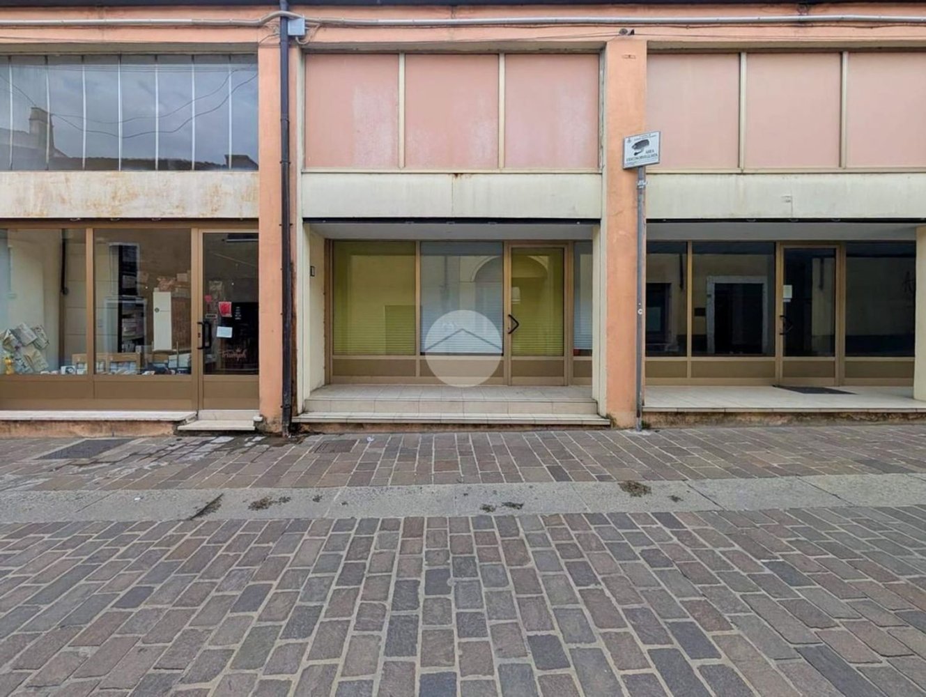 Propriété commerciale à Volta Mantovana, Italy 80m² No. 314775