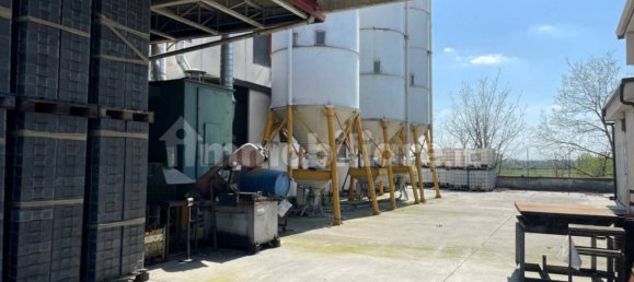 1 room Warehouse in Quinzano d'Oglio, Italy No. 308329 4