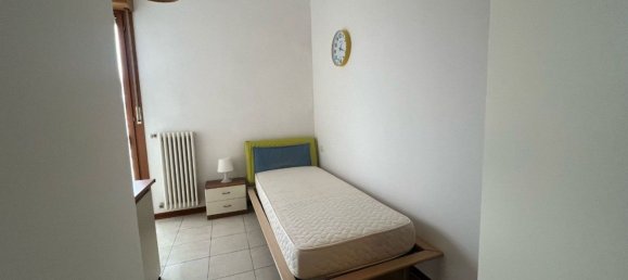 3 rooms Apartment in Reggio Emilia, Italy No. 151845 5