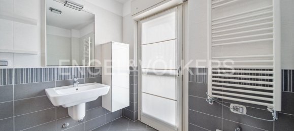 2 bedrooms Penthouse in Legnano, Italy No. 68073 14