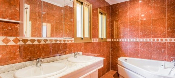 9 bedrooms Villa in Marbella, Spain No. 149460 11