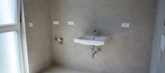 Adosado de 4 habitaciónes en Korneuburg, Austria No. 191000 8