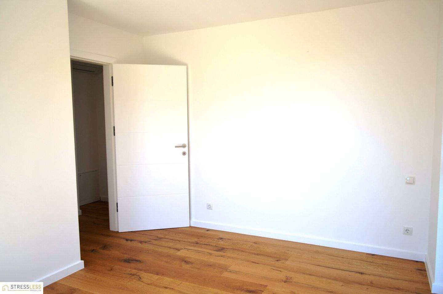 Adosado de 4 habitaciónes en Korneuburg, Austria No. 191000