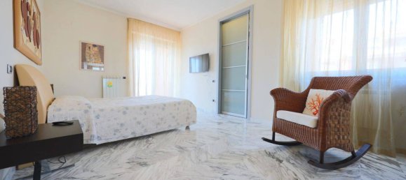 3 Schlafzimmer Wohnung in Taranto, Italy, Nr. 343927 13