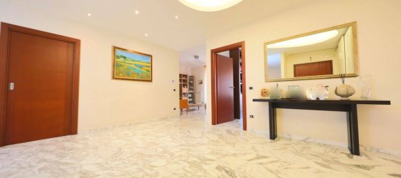 3 Schlafzimmer Wohnung in Taranto, Italy, Nr. 343927 2