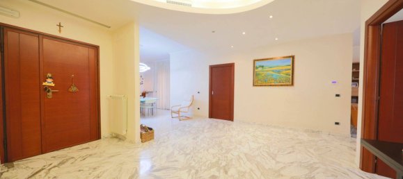 3 Schlafzimmer Wohnung in Taranto, Italy, Nr. 343927 5