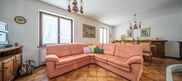 3 Schlafzimmer Villa in Mese, Italy, Nr. 377696 9