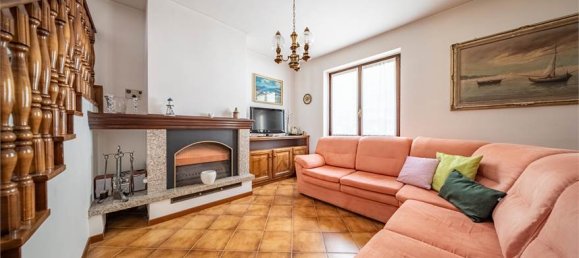 3 Schlafzimmer Villa in Mese, Italy, Nr. 377696 7