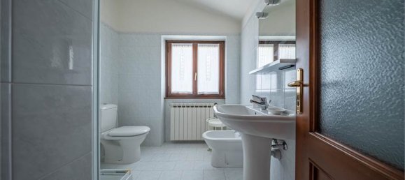 3 Schlafzimmer Villa in Mese, Italy, Nr. 377696 37