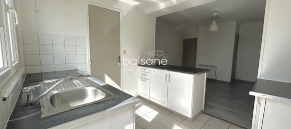 2 bedrooms House in Deville-les-Rouen, France No. 357193 2