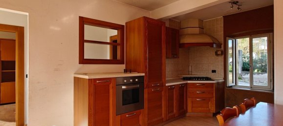 Дом с 6 спальнями в Удине, Италия № 364001 8