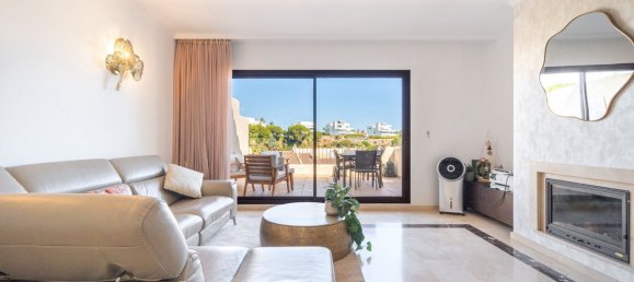 Ático de 3 dormitorios en La Quinta, Spain No. 180947 17