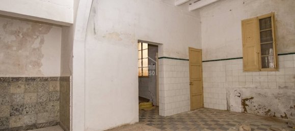 210m² Commercial property in Ciutadella De Menorca, Spain No. 2006 8