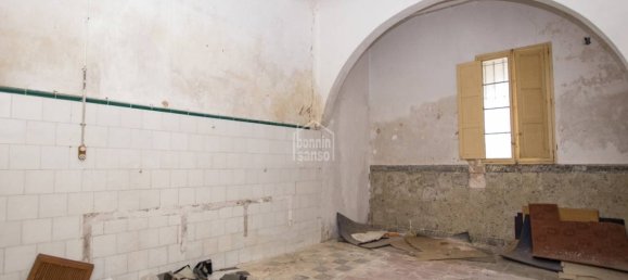 210m² Commercial property in Ciutadella De Menorca, Spain No. 2006 9