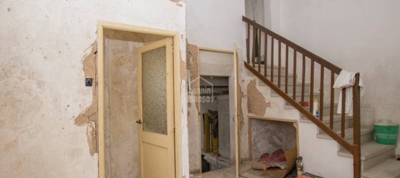 210m² Commercial property in Ciutadella De Menorca, Spain No. 2006 7
