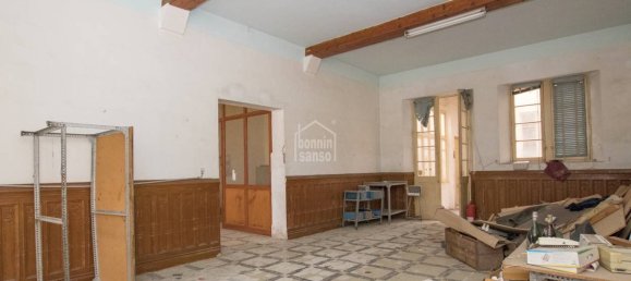 210m² Commercial property in Ciutadella De Menorca, Spain No. 2006 4