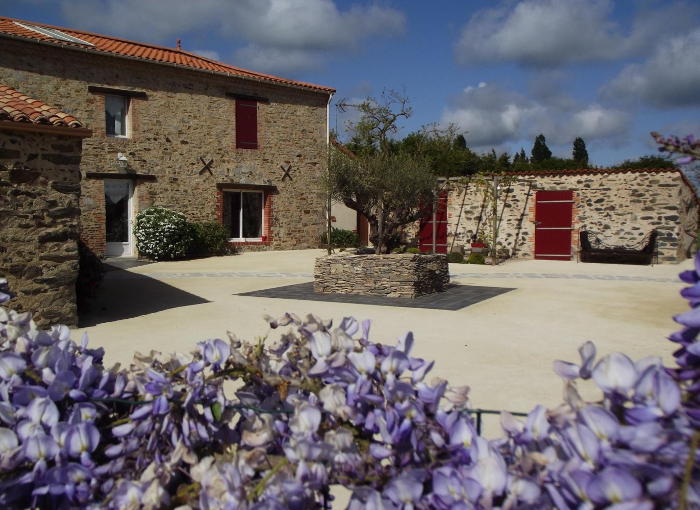 9 bedrooms House in Vendee, France No. 336241