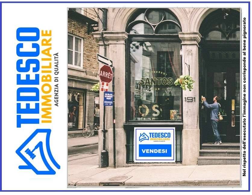 Propiedad comercial de 3 habitaciónes en Paduli, Italy No. 306497