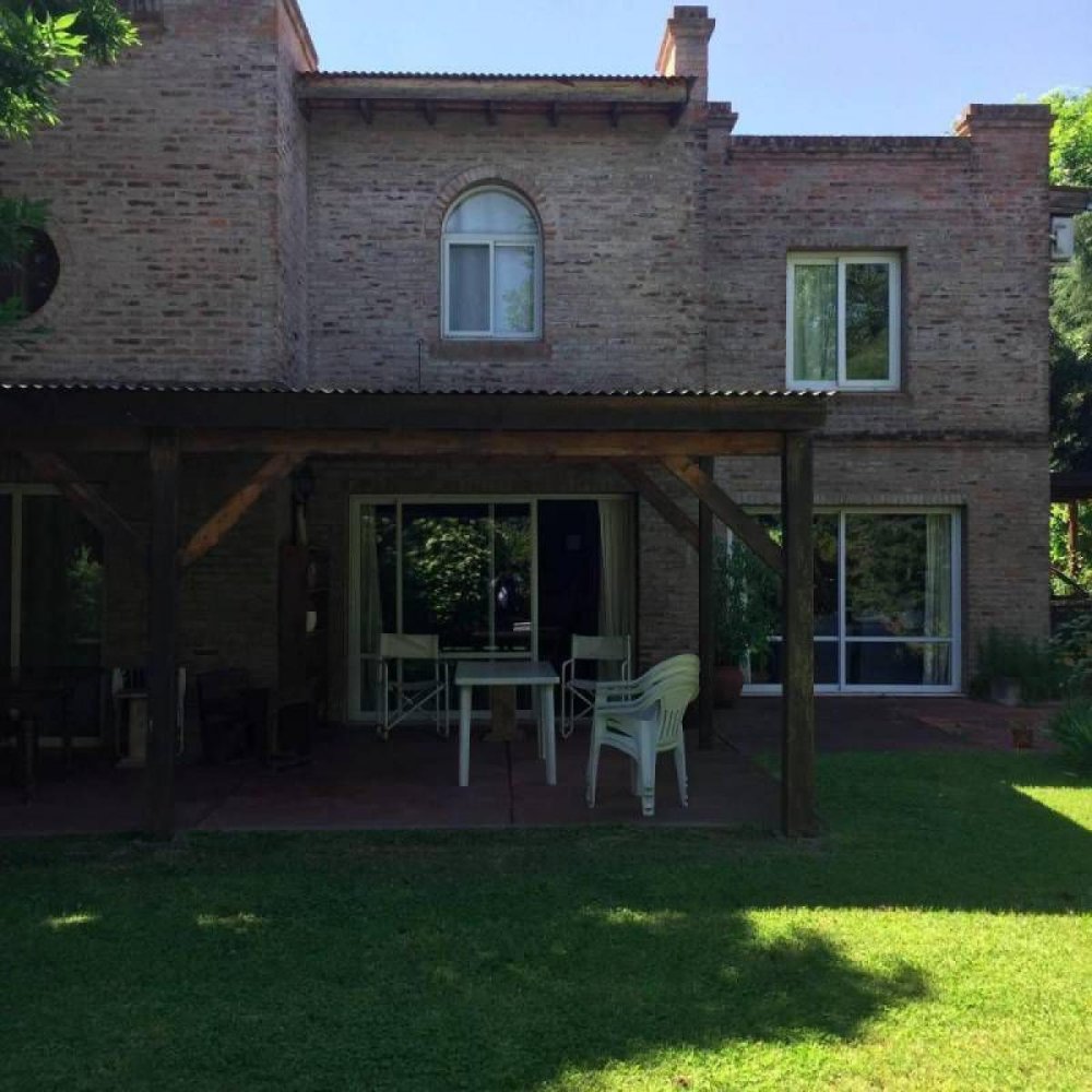 4 bedrooms House in Pilar, Argentina No. 71228