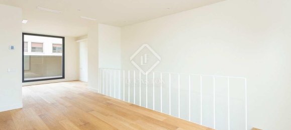 Ático de 2 dormitorios en Ciudad Vieja, Spain No. 127793 25